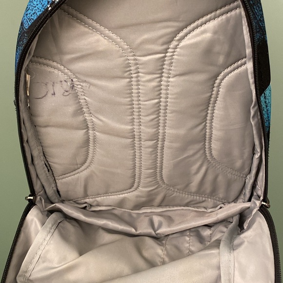 Kids Quicksilver mini backpack. Fit for a preschooler or Kindergartner. - Picture 4 of 4